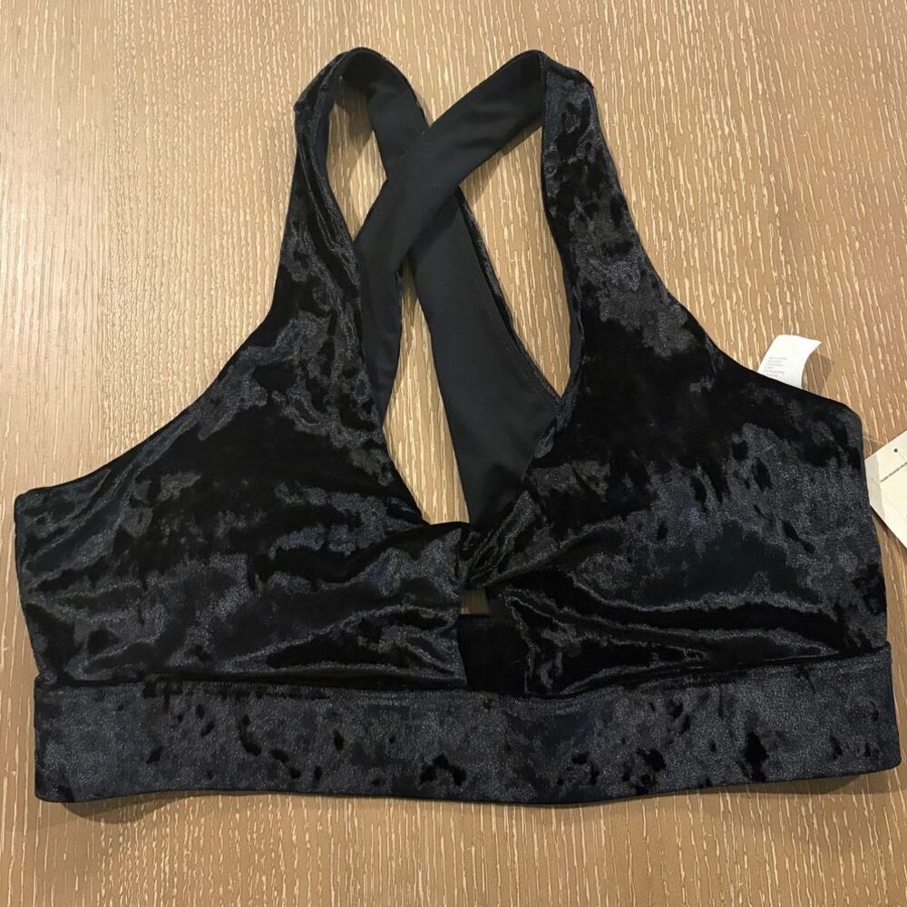 NWT Fabletics Oasis Crushed Velour Twist Sports Bra in Black Sz XL